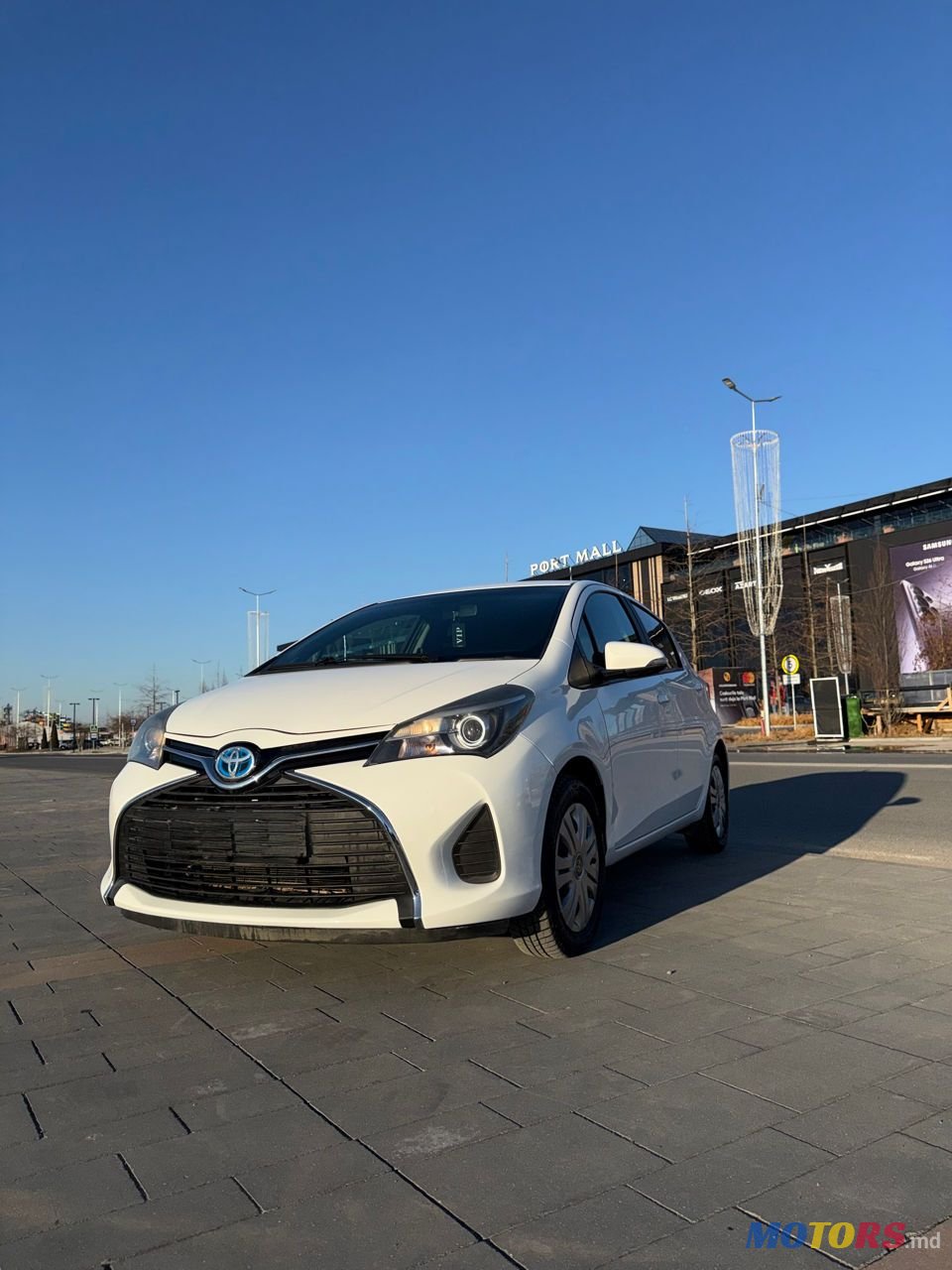 2015' Toyota Yaris photo #2