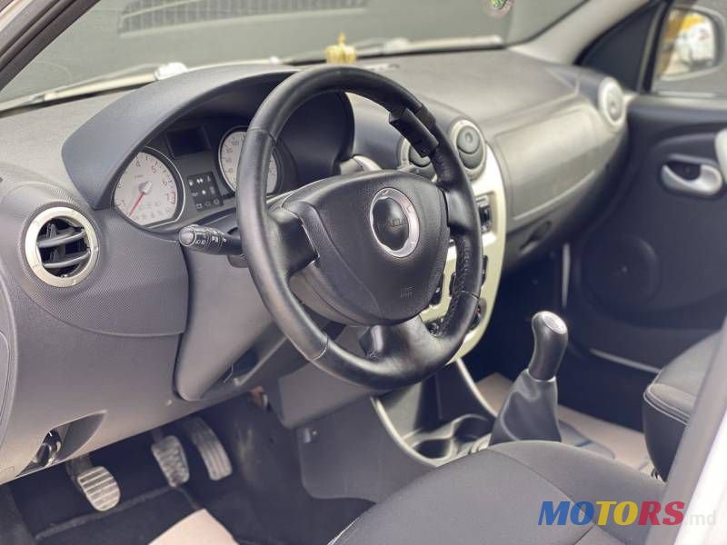 2010' Dacia Logan Mcv photo #4