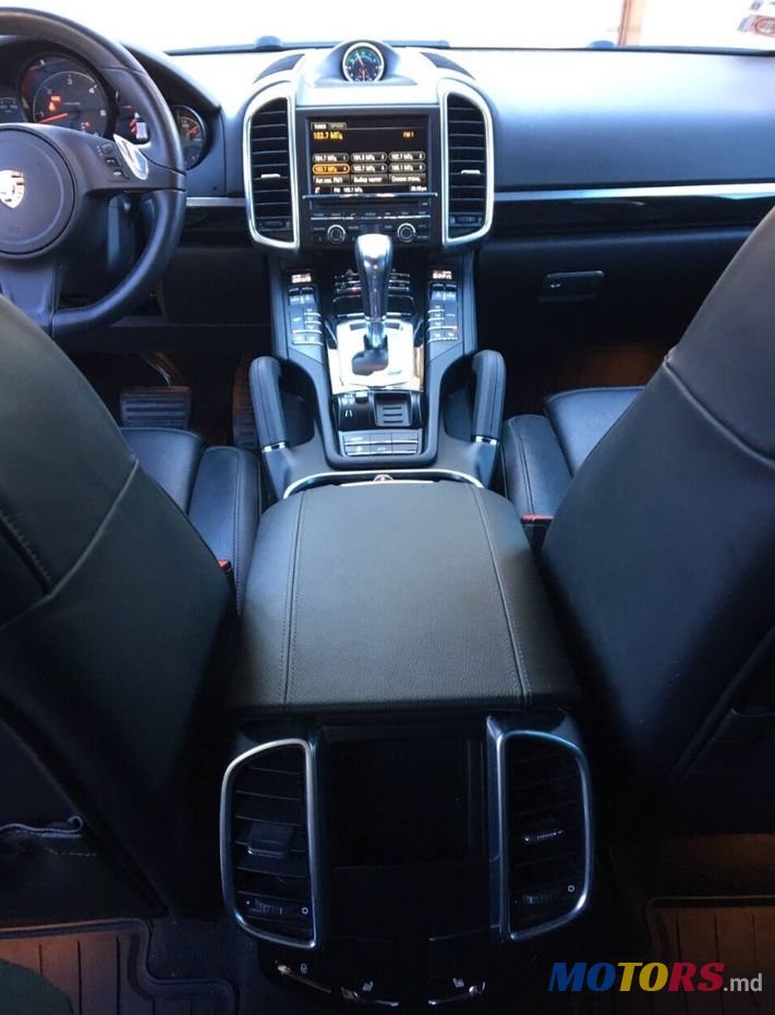 2013' Porsche Cayenne photo #4