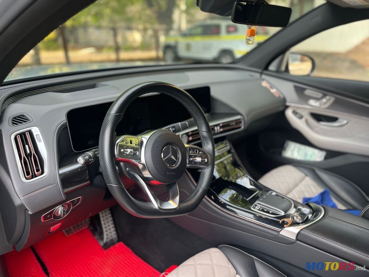 2020' Mercedes-Benz EQC photo #2