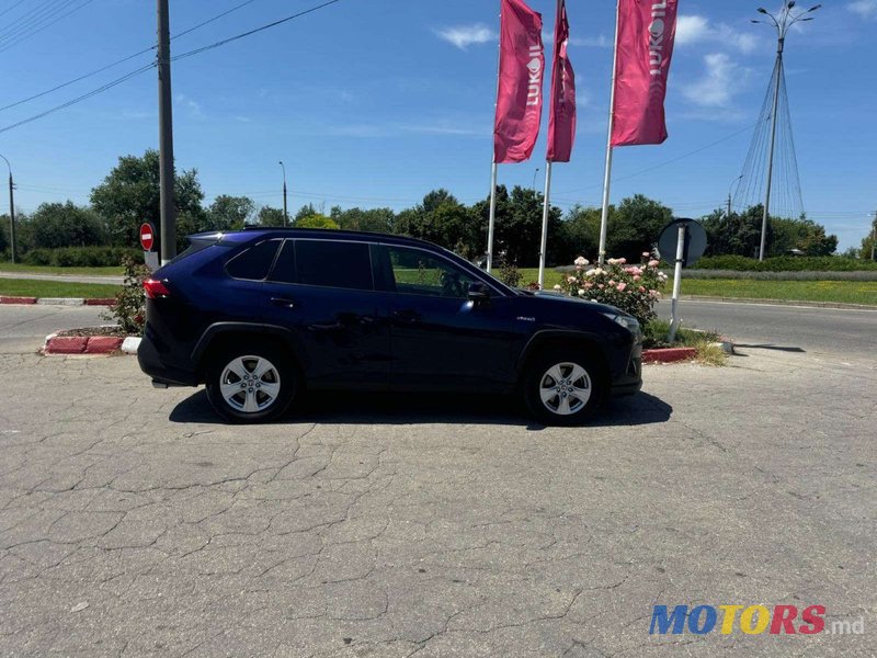 2020' Toyota RAV4 photo #5