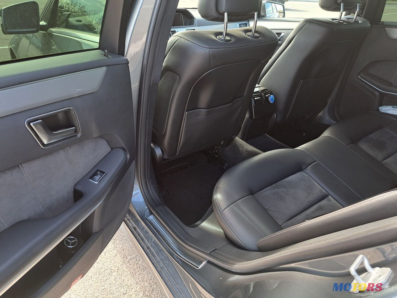 2015' Mercedes-Benz E-Class photo #5