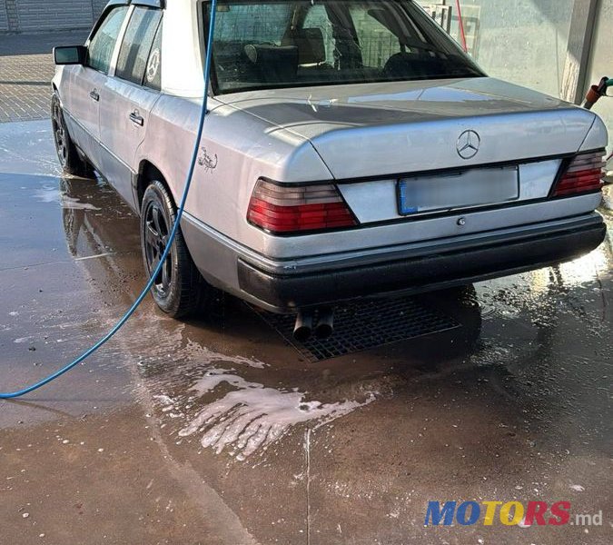 1992' Mercedes-Benz E-Class photo #2