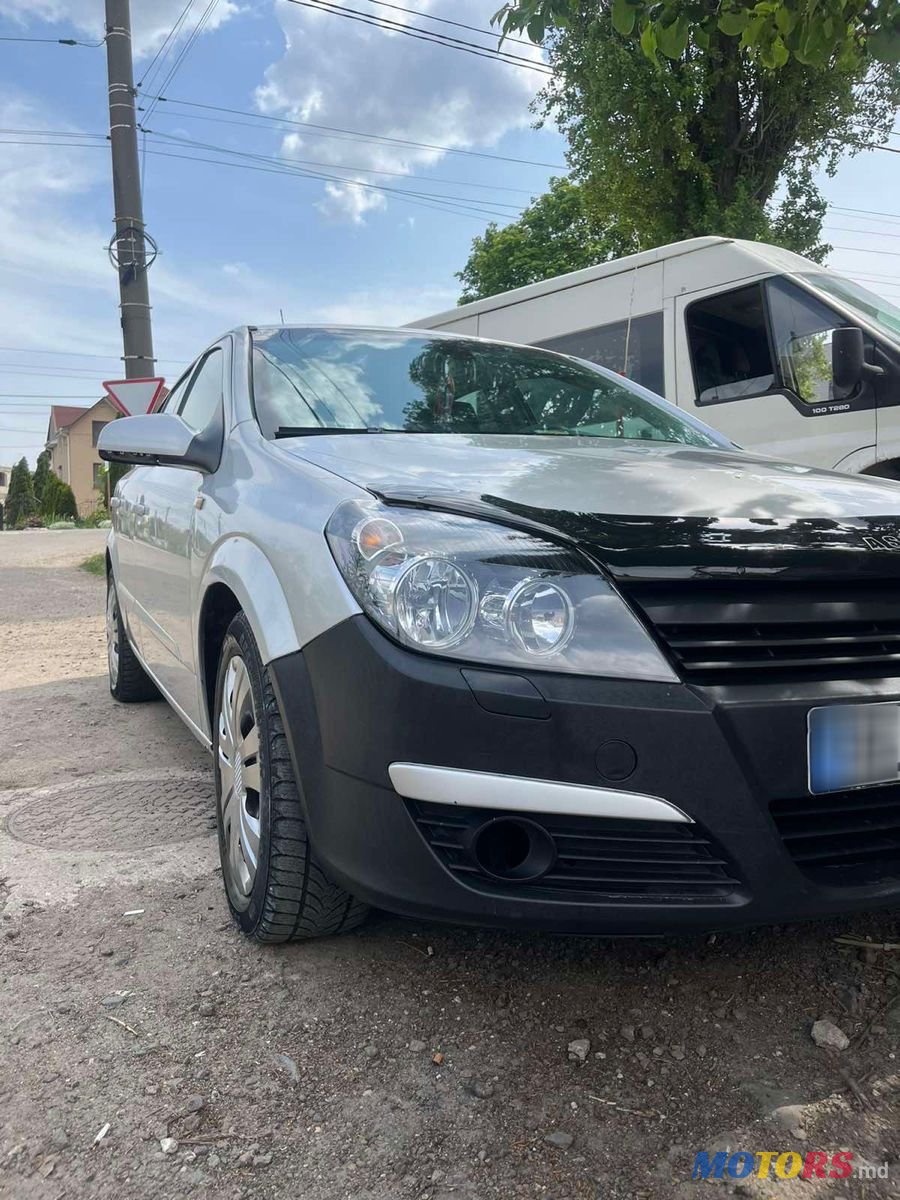 2005' Opel Astra photo #1