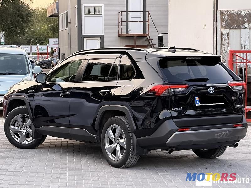 2021' Toyota RAV4 photo #2