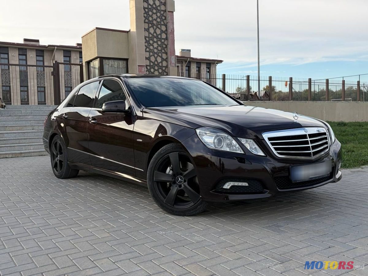 2010' Mercedes-Benz E-Class photo #2