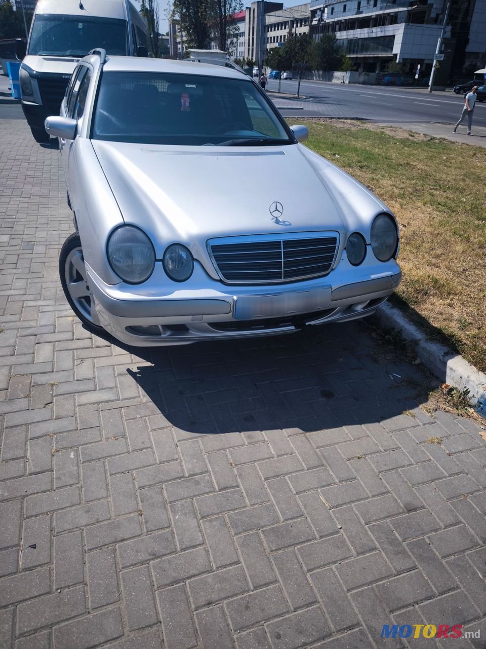 2002' Mercedes-Benz E-Class photo #1