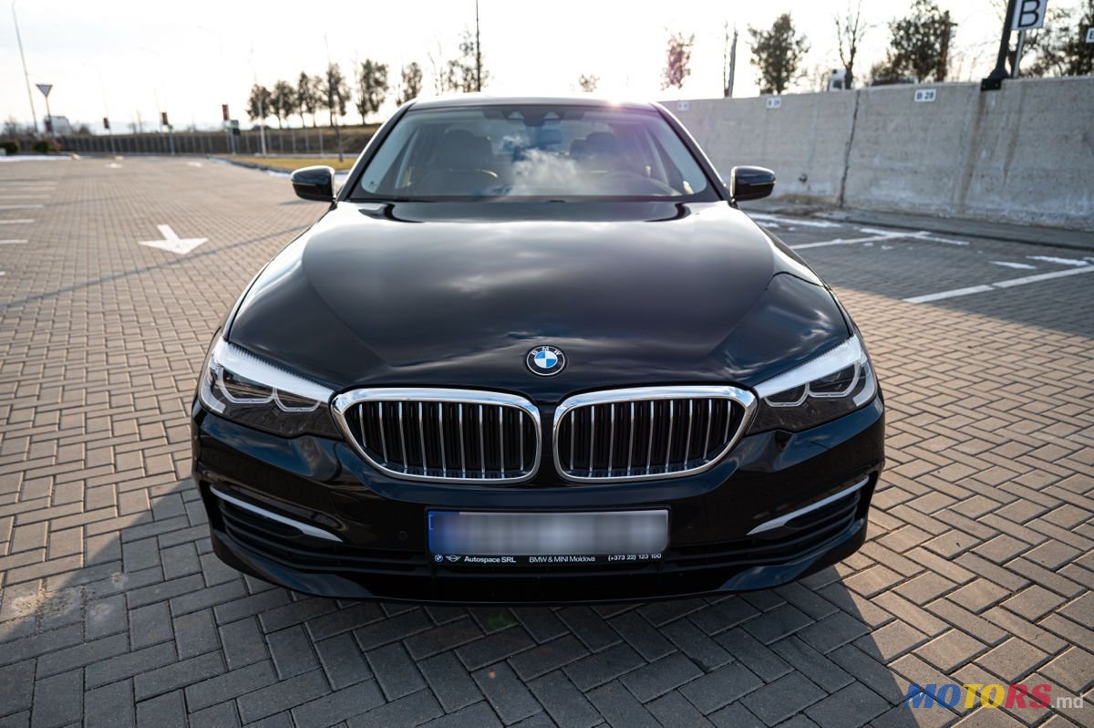 2020' BMW 5 Series photo #1