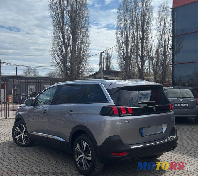 2019' Peugeot 5008 photo #5