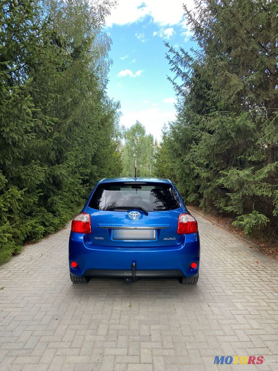 2010' Toyota Auris photo #5