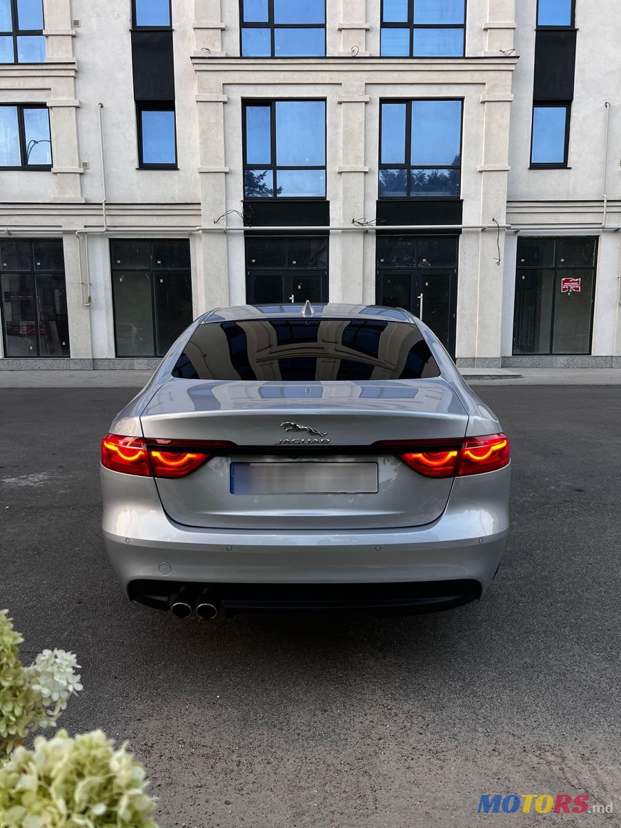 2015' Jaguar XF photo #5