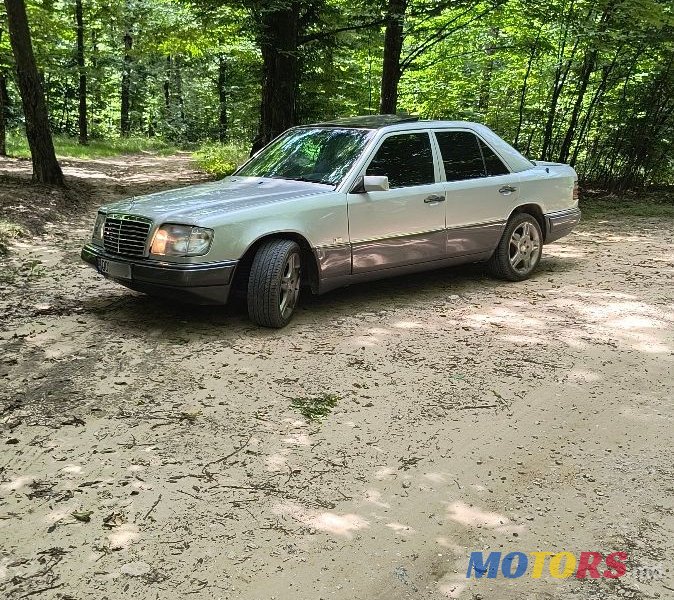 1994' Mercedes-Benz E-Class photo #1