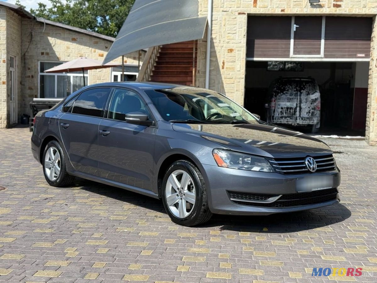 2014' Volkswagen Passat photo #2