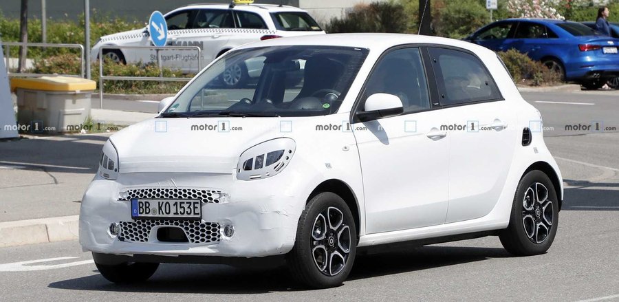 Smart ForFour Electric Drive Facelift Spied For The First Time
