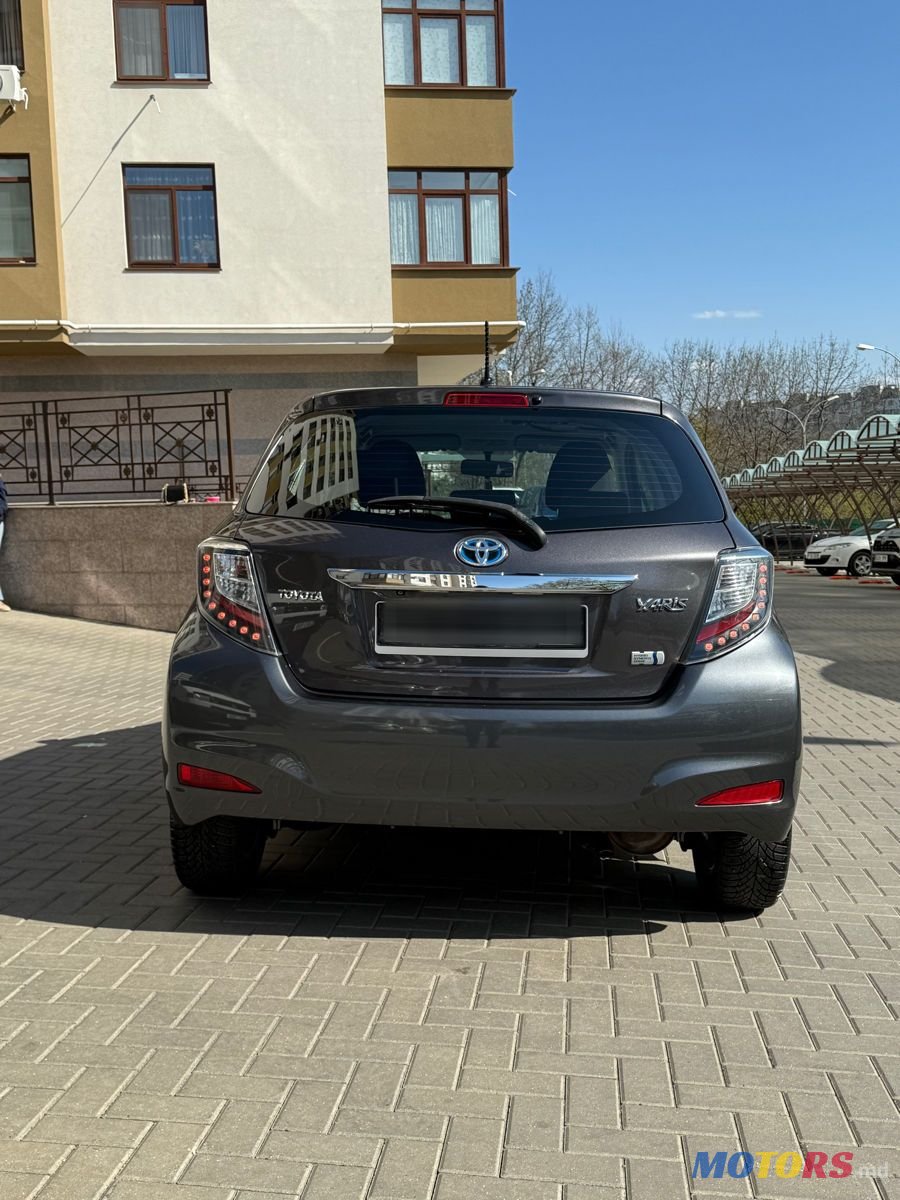 2014' Toyota Yaris photo #5