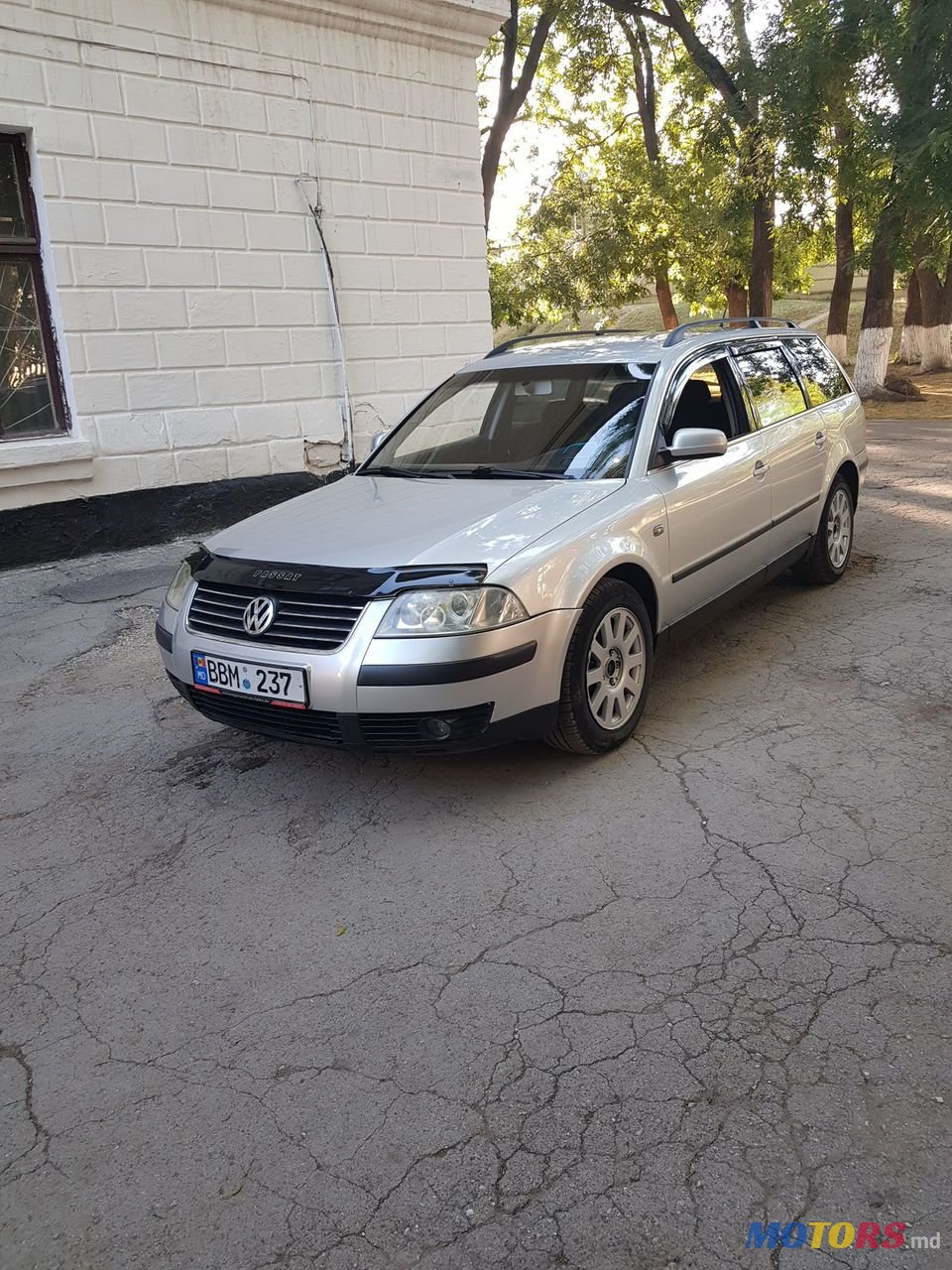 2004' Volkswagen Passat photo #1