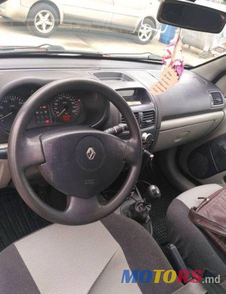 2001' Renault Clio photo #1