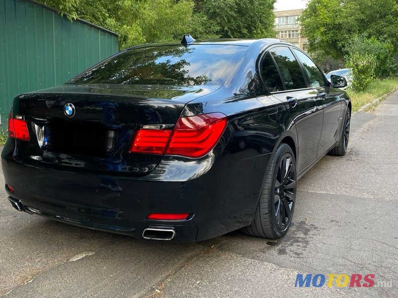 2011' BMW 7 Series photo #2
