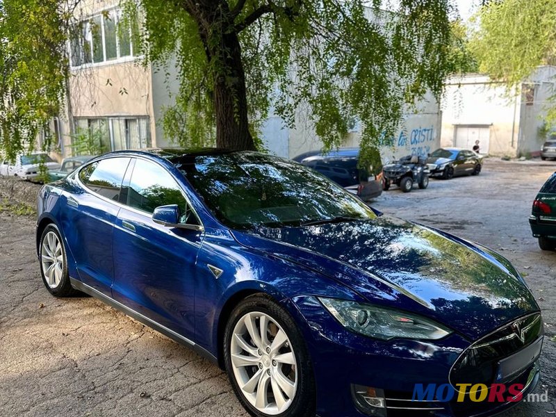 2015' Tesla Model S photo #2