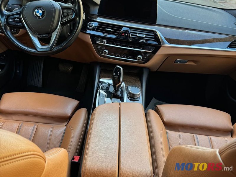 2018' BMW 5 Series photo #4