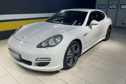 2011' Porsche Panamera
