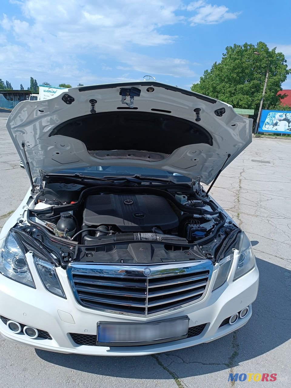 2010' Mercedes-Benz E-Class photo #6