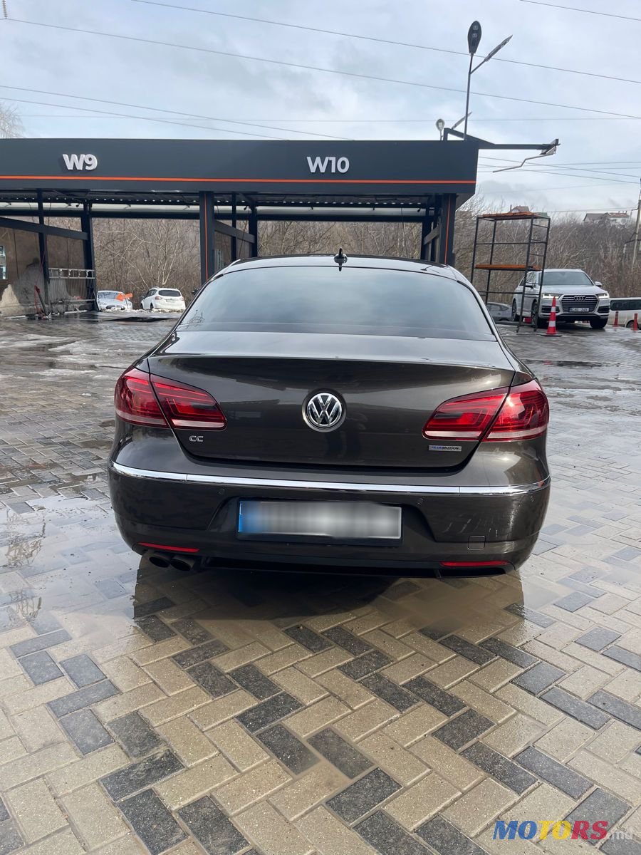 2014' Volkswagen Passat photo #5