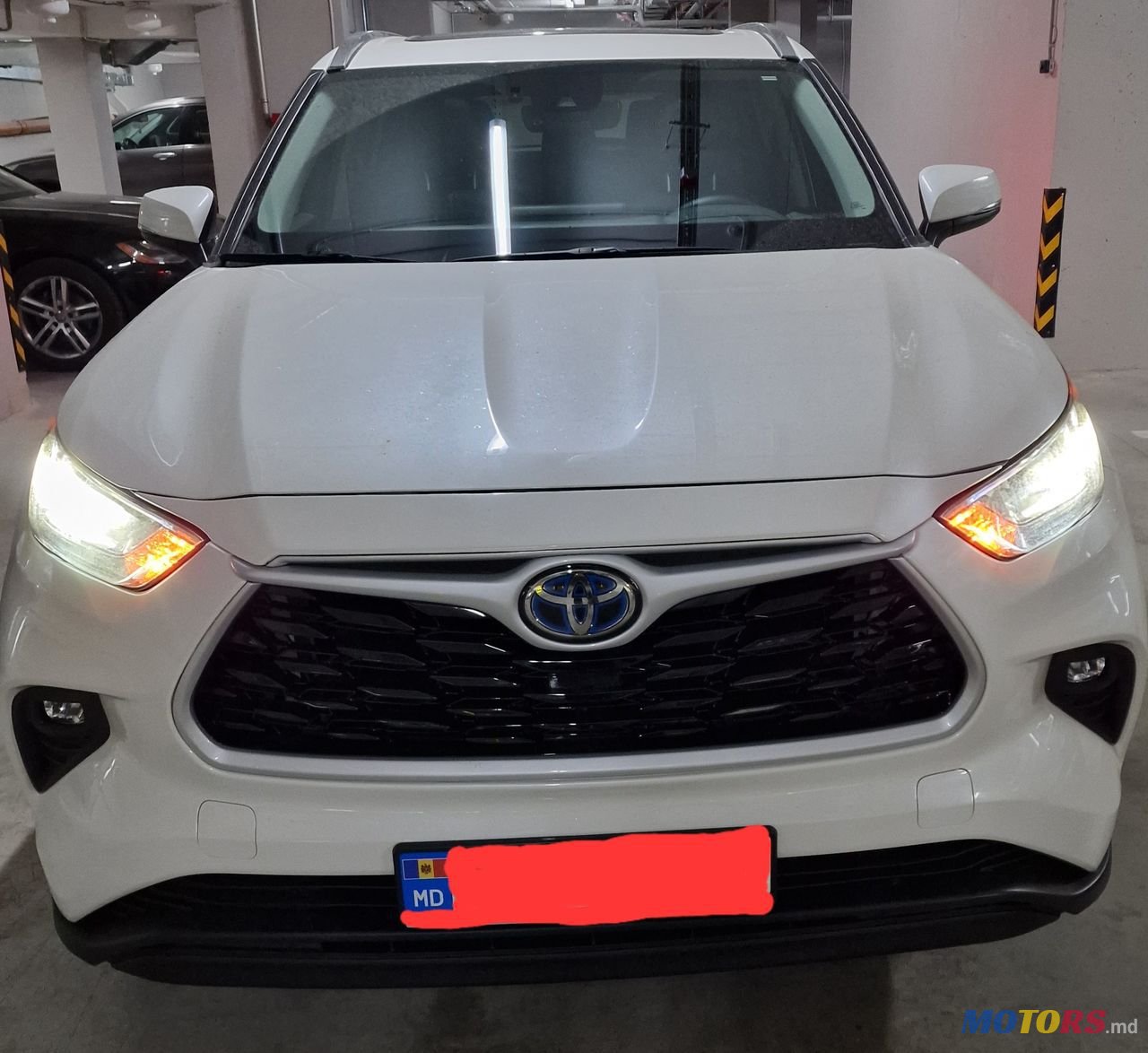 2020' Toyota Highlander photo #1