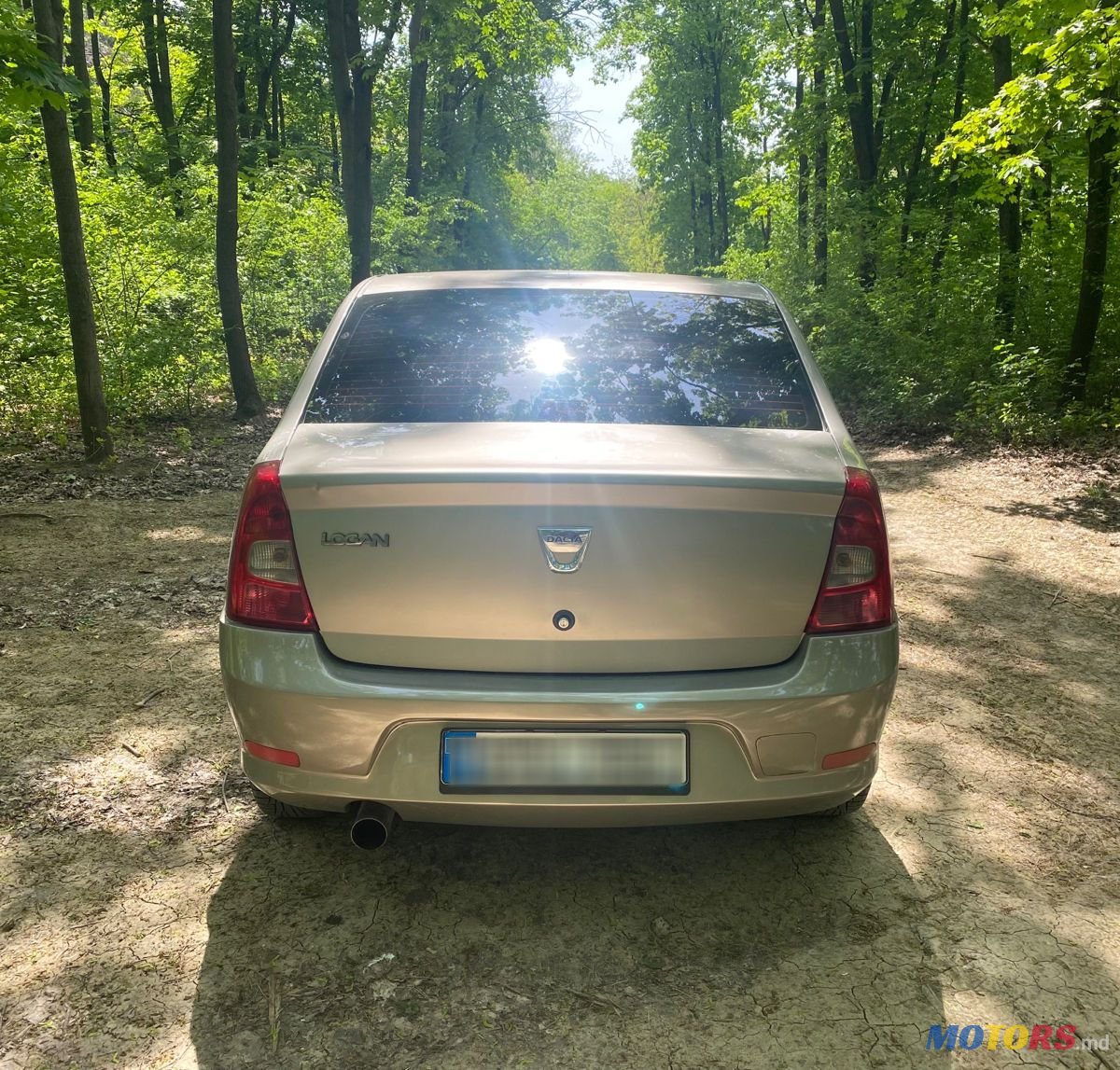 2011' Dacia Logan photo #2