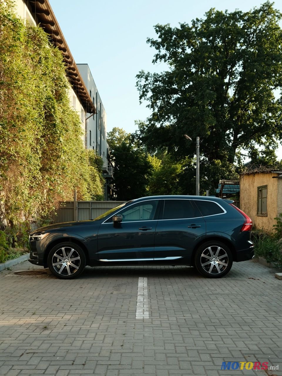 2020' Volvo XC60 photo #4
