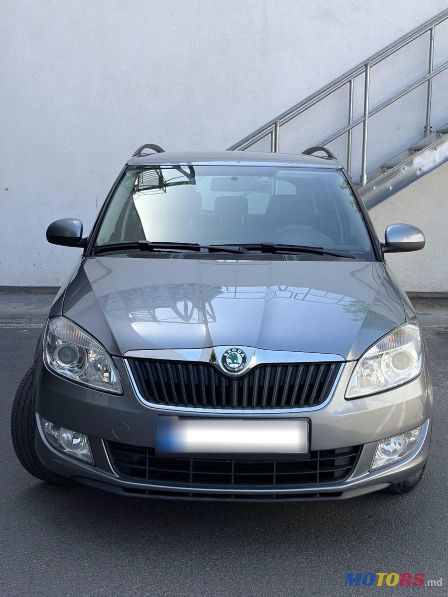 2012' Skoda Fabia photo #1