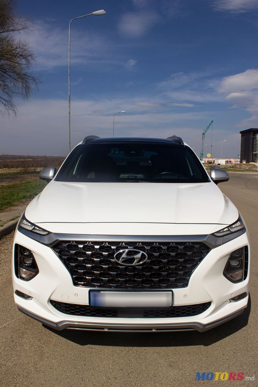 2018' Hyundai Santa Fe photo #1