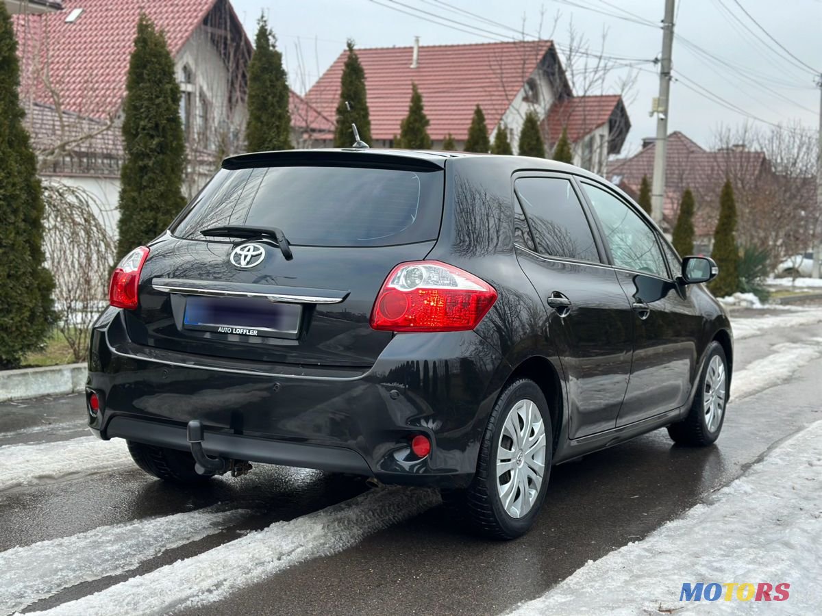 2010' Toyota Auris photo #4