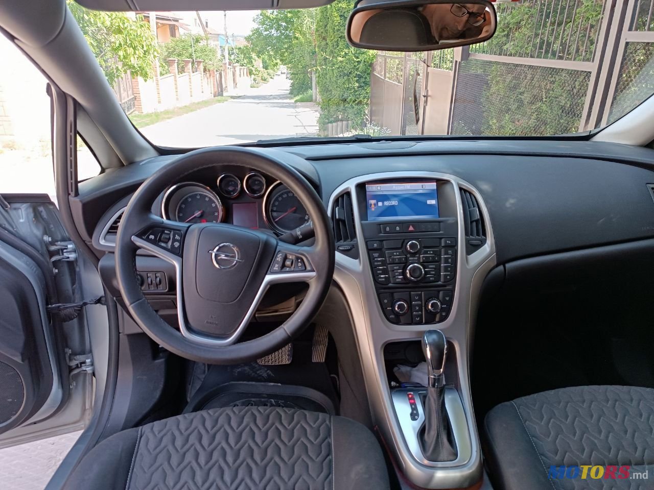 2013' Opel Astra photo #5