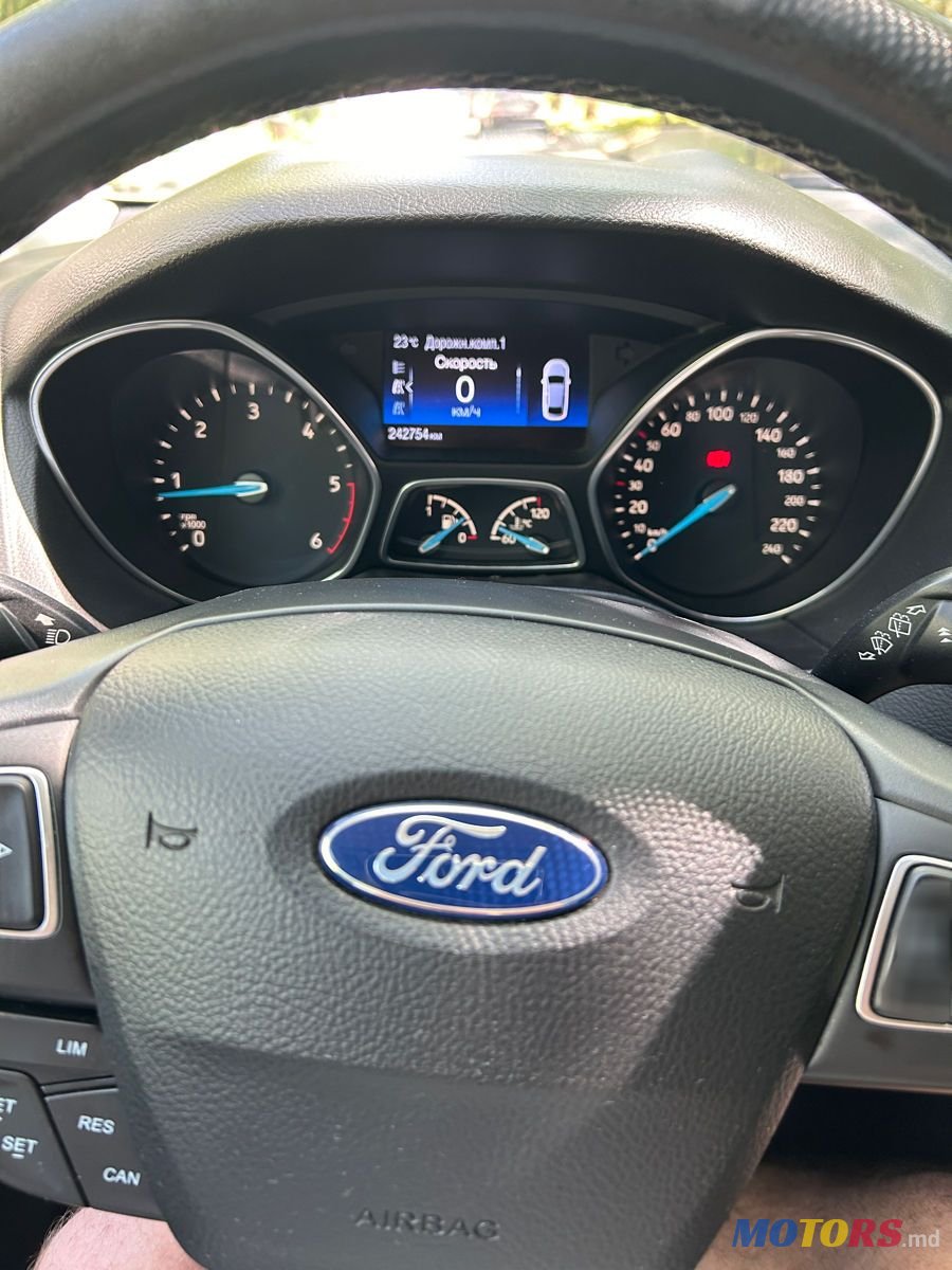 2015' Ford Focus photo #2