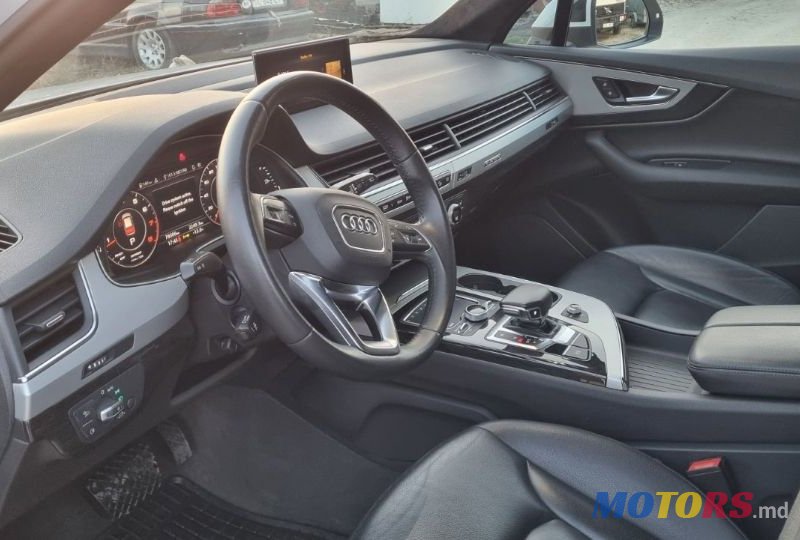 2019' Audi Q7 photo #6