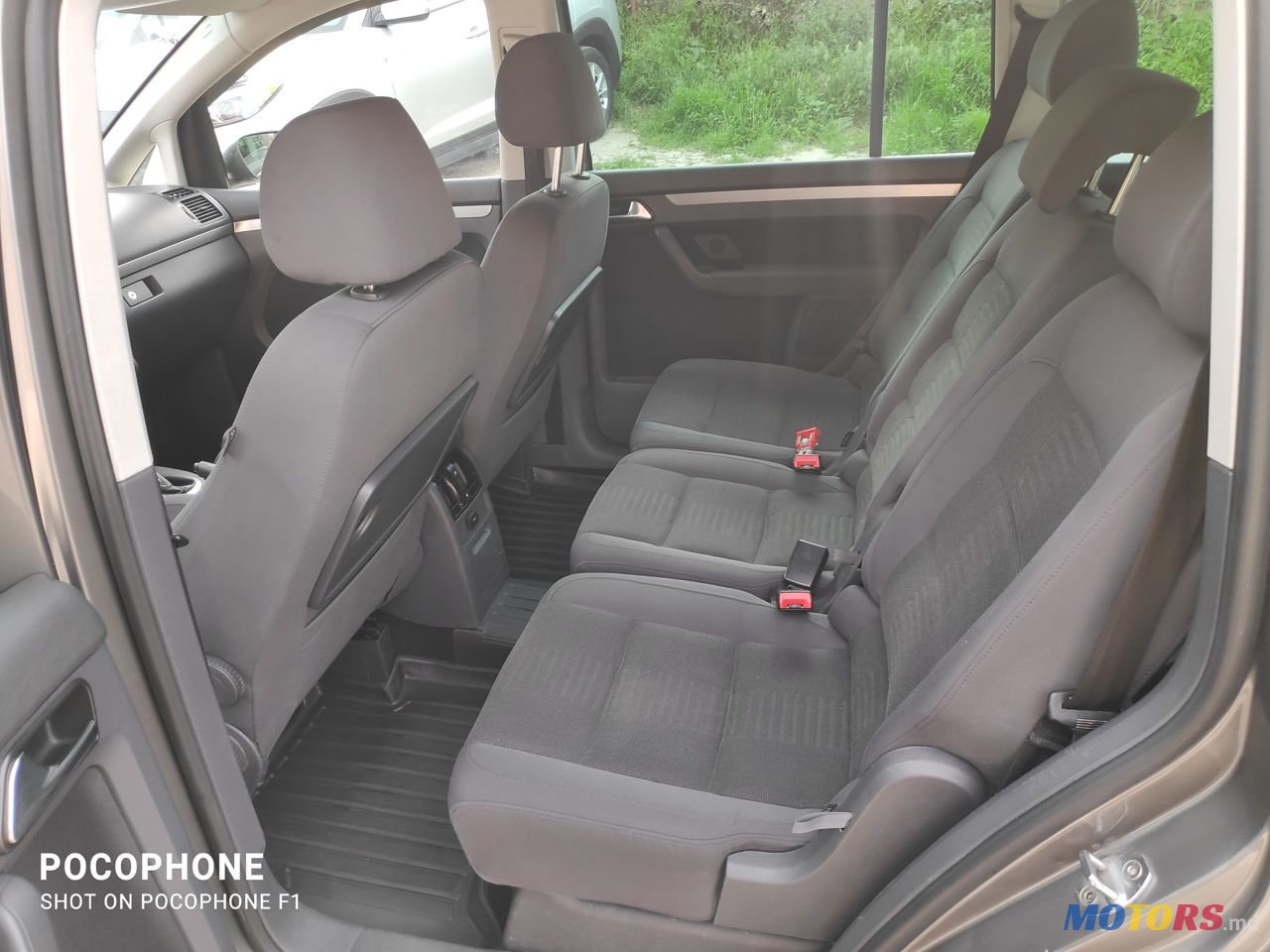 2008' Volkswagen Touran photo #6