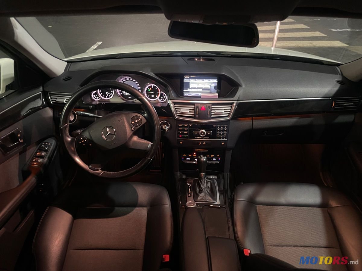 2010' Mercedes-Benz E-Class photo #6