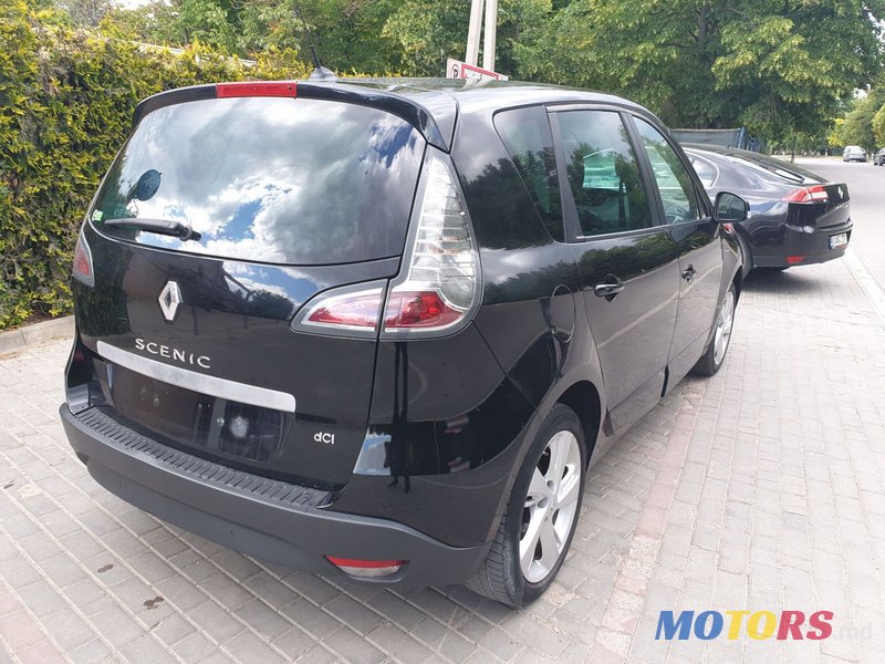 2014' Renault Scenic photo #3