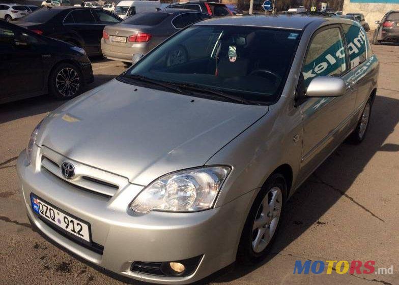 2005' Toyota Corolla photo #1