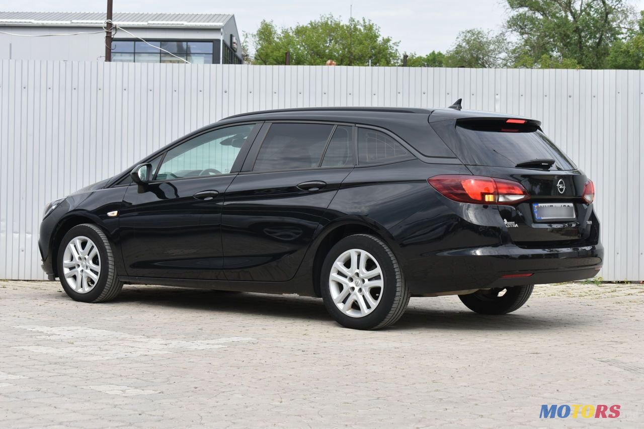 2019' Opel Astra photo #4