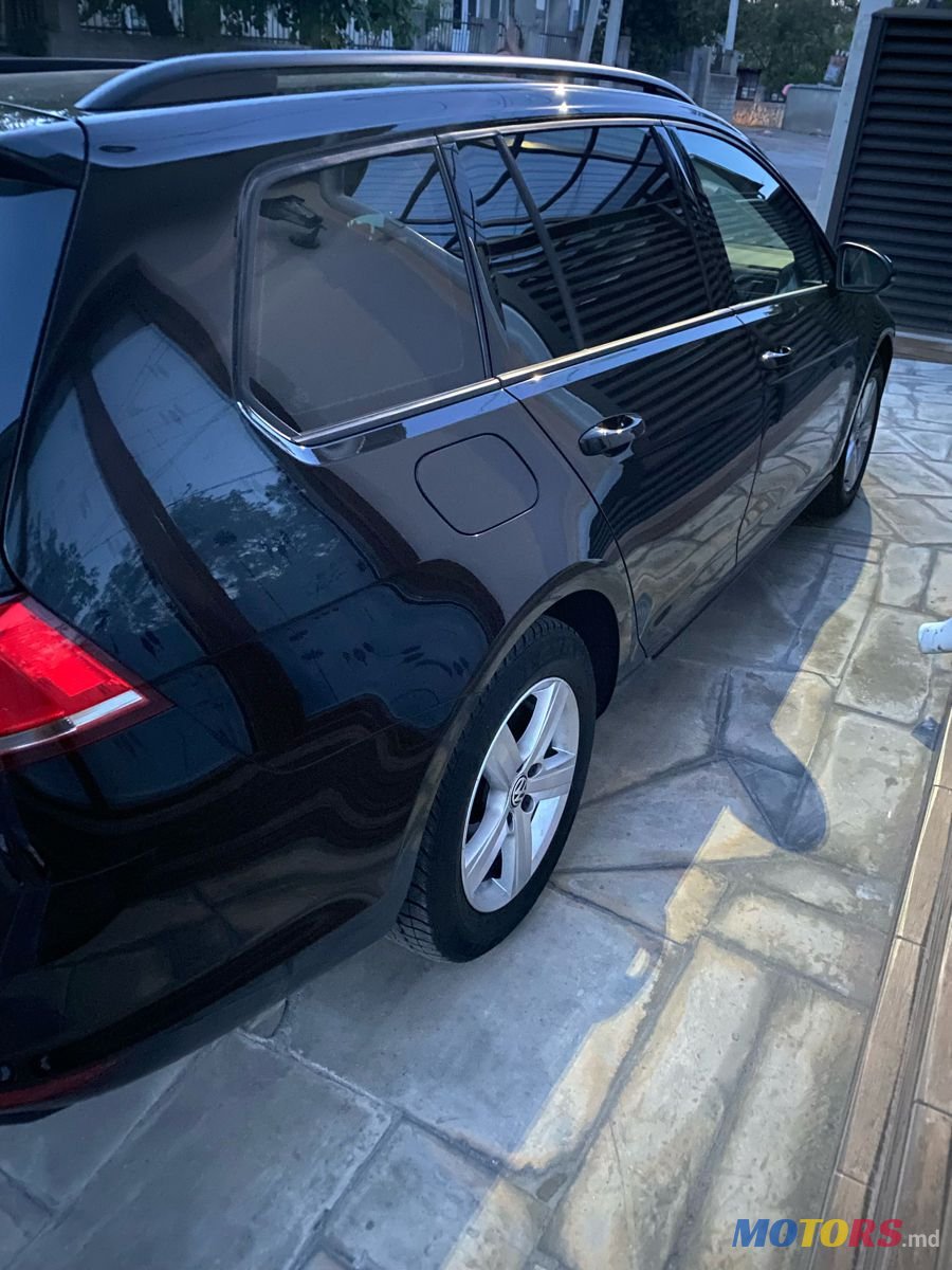 2013' Volkswagen Golf photo #2