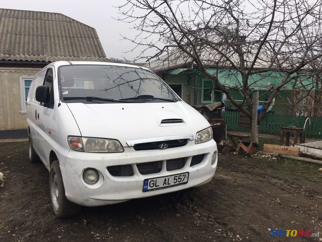 2003' Hyundai H-1 Truck photo #1