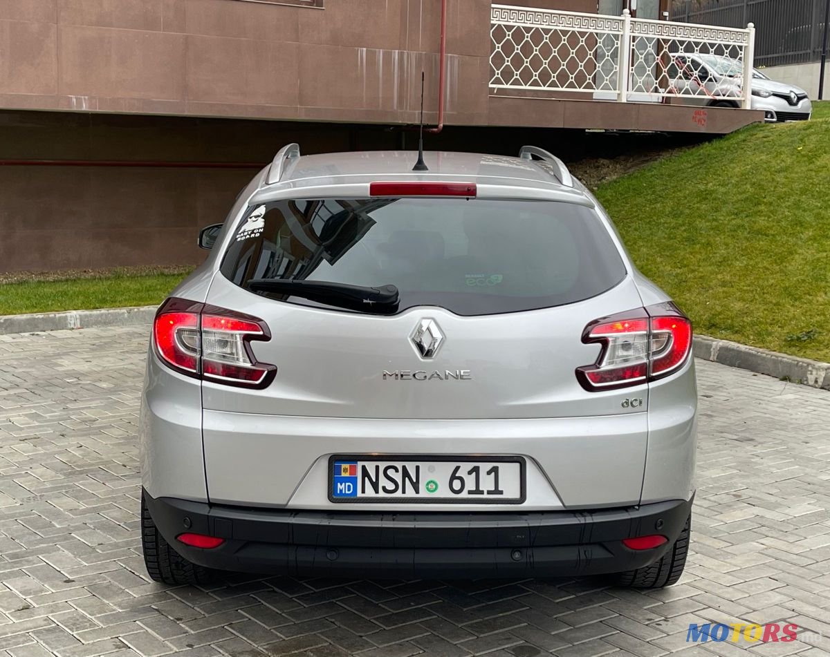 2011' Renault Megane photo #6