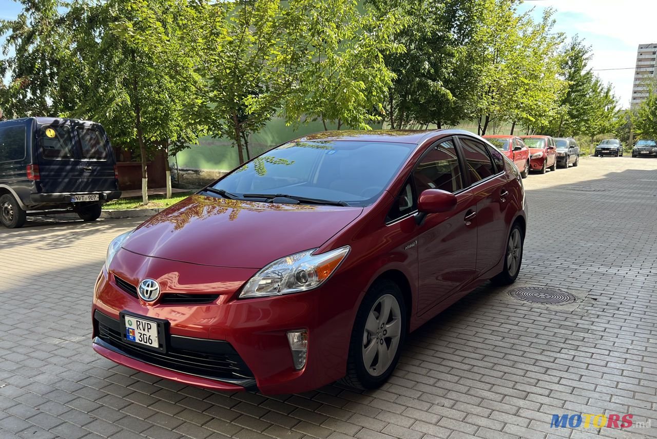 2013' Toyota Prius photo #3