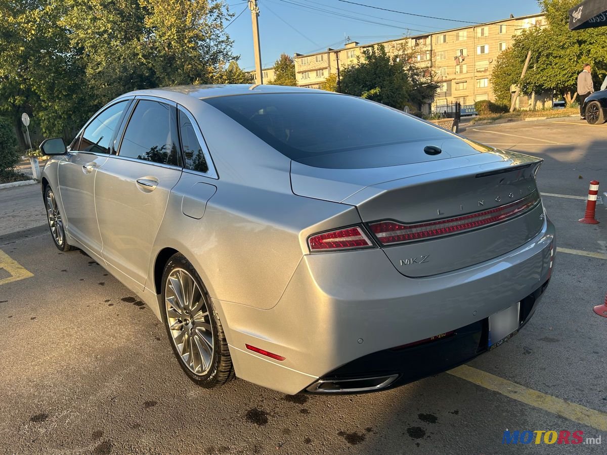 2013' Lincoln MKZ photo #3