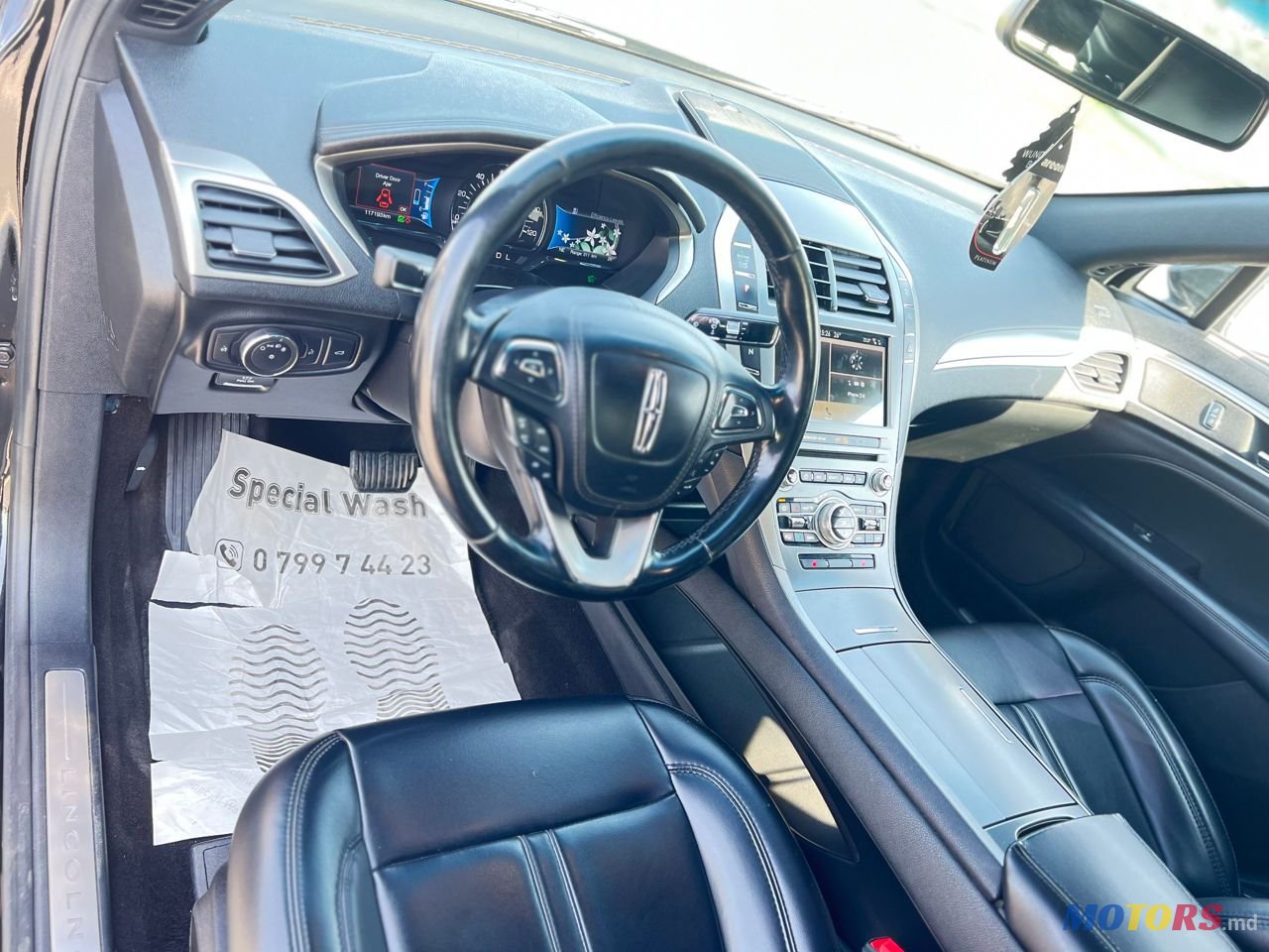 2017' Lincoln MKZ photo #3