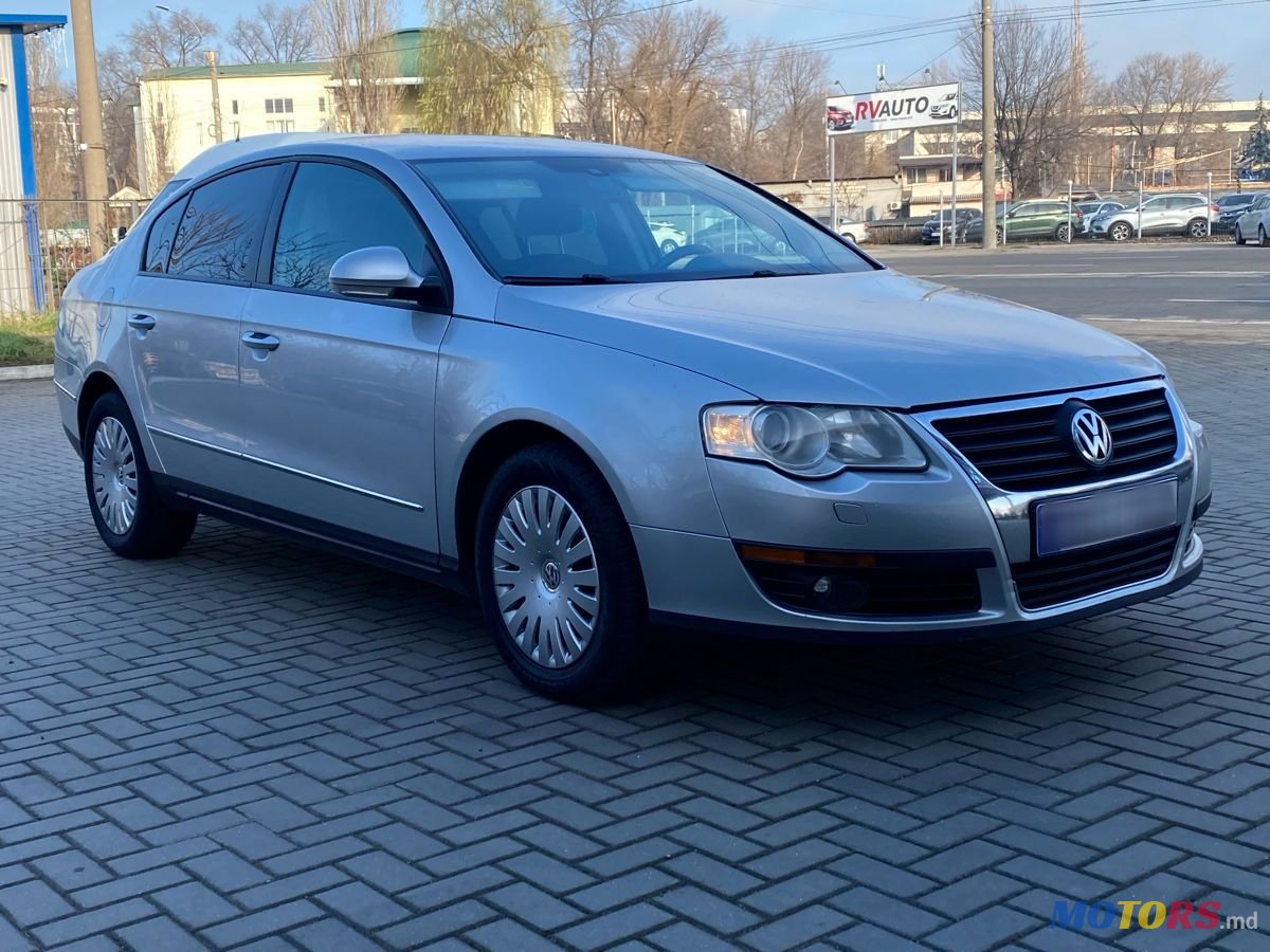 2008' Volkswagen Passat photo #3