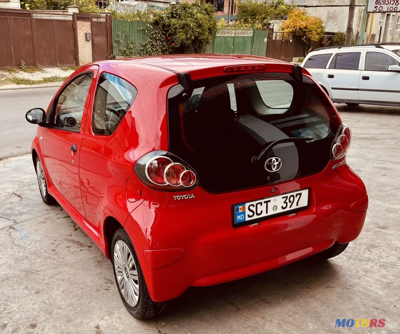 2012' Toyota Aygo photo #4