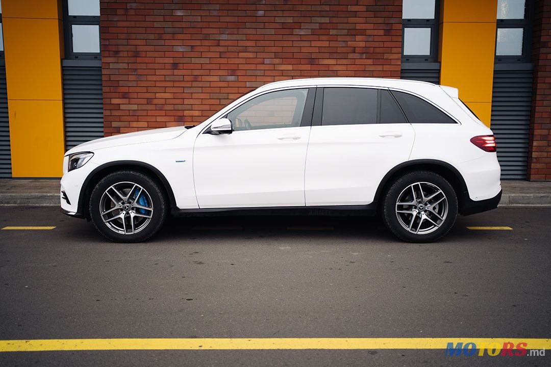 2018' Mercedes-Benz Glc photo #2